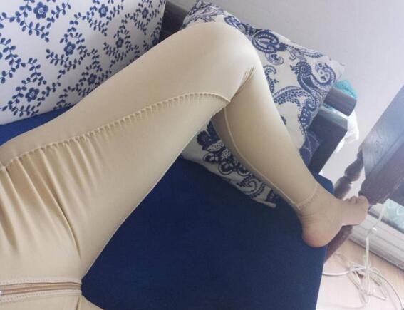 青島大學醫(yī)學院附屬醫(yī)院整形美容燒傷科陳振宇雙腿吸脂術后穿塑身衣 青島大學醫(yī)學院附屬醫(yī)院整形美容燒傷科陳振宇雙腿吸脂術后穿塑身衣