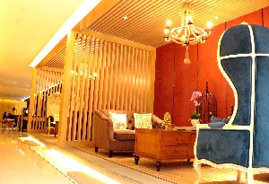 昆明麗都醫(yī)療美容醫(yī)院開內(nèi)眼角會(huì)留疤痕嗎？開內(nèi)眼角價(jià)格如何？