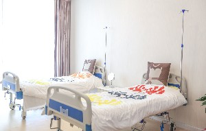 南京美范整形美容診所激光祛眼袋效果如何？激光祛眼袋價格多少錢？