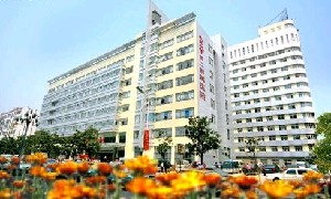 南昌大學(xué)第二附屬醫(yī)院整形美容科內(nèi)切眼袋怎么樣？?jī)?nèi)切去眼袋有何優(yōu)缺點(diǎn)？