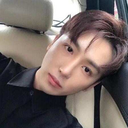 成都恩喜醫(yī)學(xué)整形張曉琴醫(yī)生男性過(guò)大下頜角磨骨案例