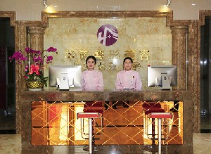 青島華諾整形美容醫(yī)院激光祛眼袋手術(shù)安全嗎？激光祛眼袋的恢復(fù)怎么樣？