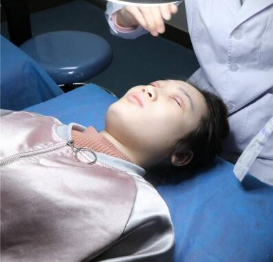 昆明大華醫(yī)療美容醫(yī)院做切開雙眼皮怎么樣？切開雙眼皮案例分享