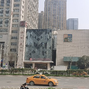 西安高一生整形醫(yī)院激光去黑眼圈效果好嗎？?jī)r(jià)格多少？