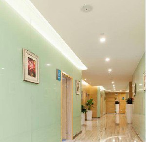 重慶聯(lián)合麗格美容醫(yī)院激光祛眼袋效果如何？安全嗎？