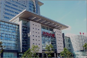 蘇州大學附屬第二醫(yī)院鼻翼縮小疼嗎？術后如何護理？