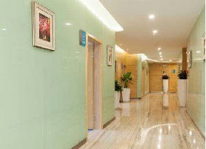 重慶聯(lián)合麗格醫(yī)院自體脂肪隆下巴的優(yōu)勢？價格貴嗎？