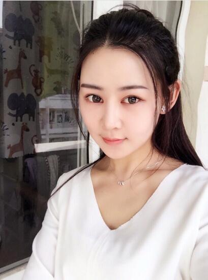 上海時光整形外科醫(yī)院醫(yī)生李靜林做假體隆鼻和反頜手術(shù)怎么樣？