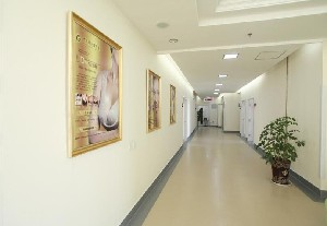 青島元美整形豐額頭有哪些方法？術(shù)后如何護(hù)理？