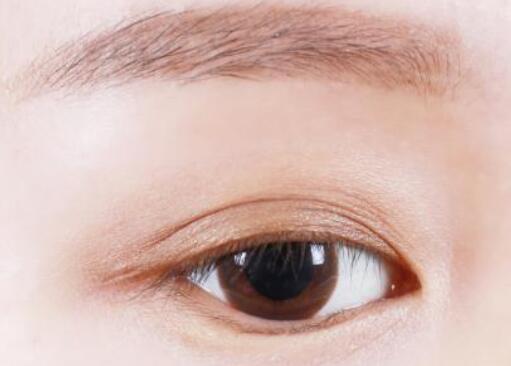 雙眼皮的寬度怎么選擇，多少mm合適？