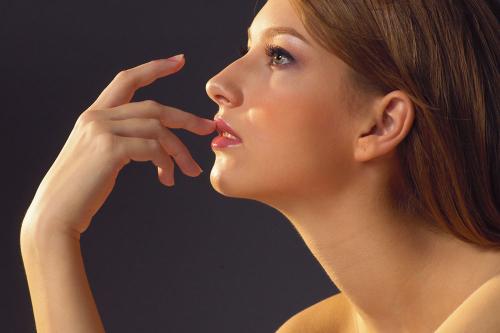 怎么能看出雙眼皮比較假？看著7點帶你解析