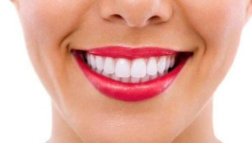 自體脂肪豐唇大概要多少錢？術(shù)后的后遺癥有哪些？