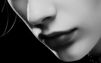 鼻基底填充玻尿酸好嗎？玻尿酸填充鼻基底會移位嗎？