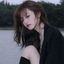 龔悅?cè)?/></div>
                            <div>龔悅?cè)?/div>
                            <div style=