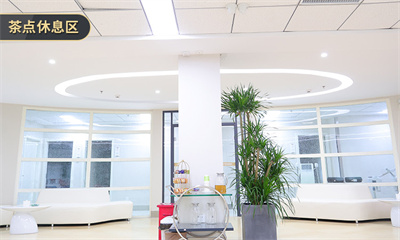 鄭州華廈視光眼科醫(yī)院_大廳一角