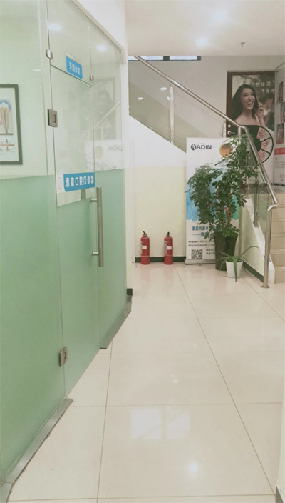 鄭州何氏醫(yī)療美容診所_過道