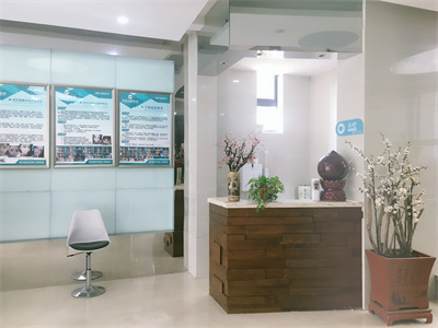 鄭州博愛(ài)眼科中心_醫(yī)院一角