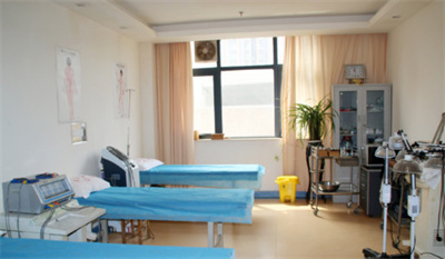 肇慶艾美醫(yī)療美容門診部_治療室