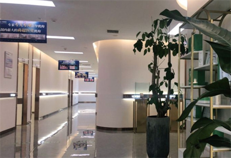 長沙藝謀醫(yī)療美容門診部_走廊