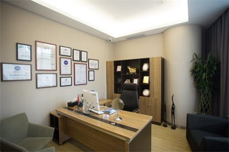 贛州儷人醫(yī)療美容門診部_醫(yī)生辦公室