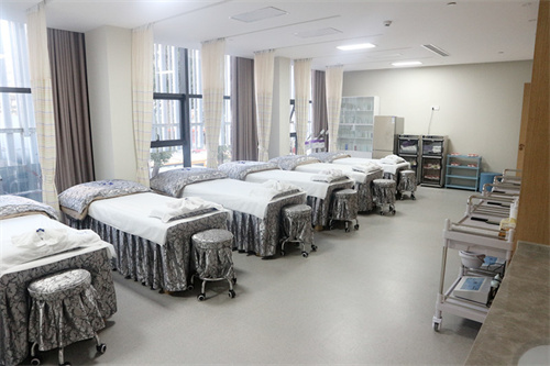 福州真格醫(yī)療美容門診部_皮膚治療室