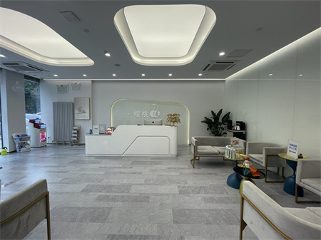 北京禾力康醫(yī)療美容門診部_醫(yī)院大廳