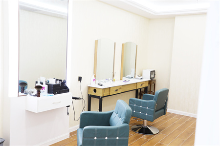 常州百年植發(fā)醫(yī)療美容診所_理發(fā)區(qū)