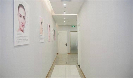 成都美欣醫(yī)療美容門(mén)診部_醫(yī)院一角