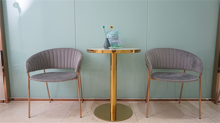 呼和浩特黃氏口腔門診部_等候區(qū)