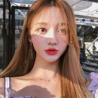 張?jiān)娗?/></div>
                            <div>張?jiān)娗?/div>
                            <div style=