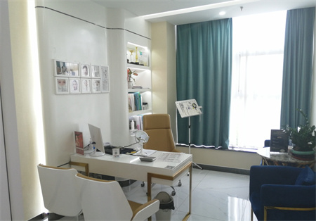 六安菲凡醫(yī)療美容門診部_面部設(shè)計(jì)室