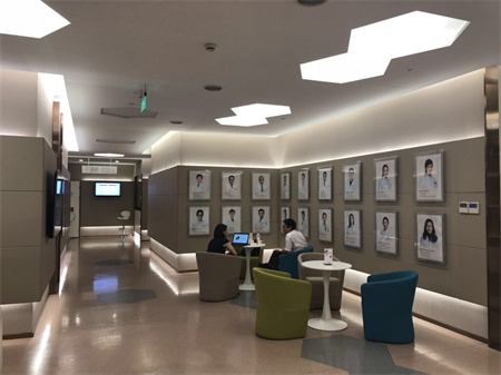 南京鼻祖眼鼻整形醫(yī)院_大廳一角