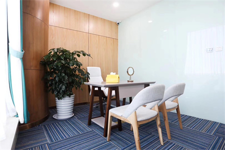 青島艾菲醫(yī)療美容門(mén)診部_咨詢(xún)室