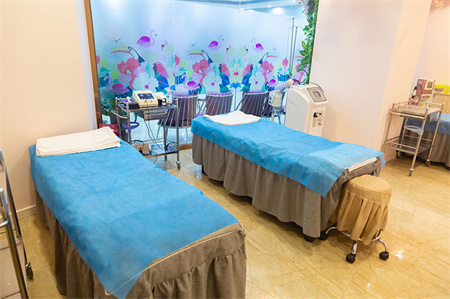 深圳煌越植發(fā)醫(yī)療美容門診部_毛發(fā)養(yǎng)護室