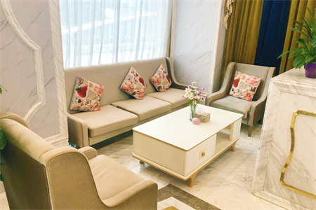 通遼烏宇新醫(yī)療美容門診部_休息區(qū)