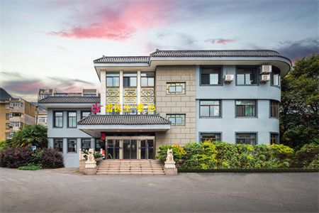 揚州雷醫(yī)生整形外科門診部