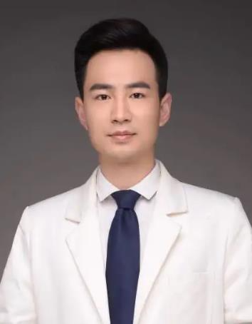 顏?zhàn)釉?/></a></div>
                        <div>
                            <h4><a href=