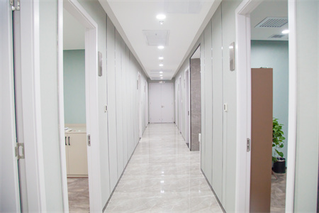 長沙欣顏醫(yī)療美容門診部_過道