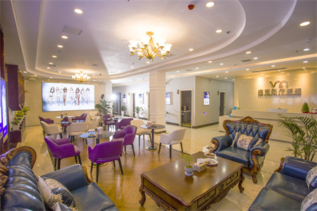 長沙微密醫(yī)療美容門診部_大廳一角