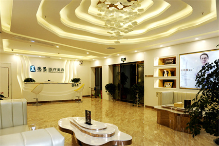 長沙美德思醫(yī)療美容門診部_醫(yī)院大廳
