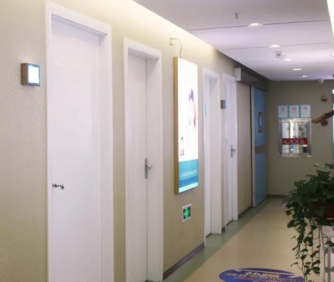 長沙臉博士醫(yī)療美容門診部_醫(yī)院走廊