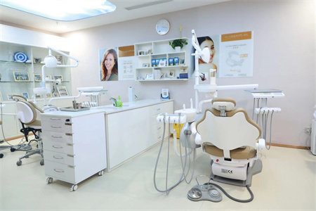 長(zhǎng)沙美奧萬(wàn)達(dá)口腔門(mén)診部