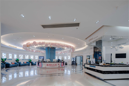 長(zhǎng)沙愛(ài)思特醫(yī)療美容醫(yī)院_大廳