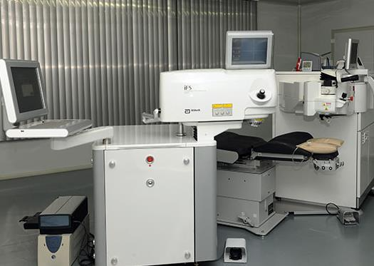 長春易視頓眼科醫(yī)院_飛秒儀器