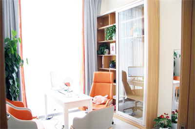 長(zhǎng)春洪鵬醫(yī)療美容門診部_咨詢室