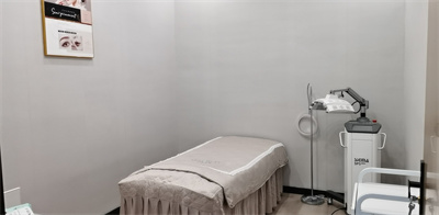 長春海峽美容醫(yī)院_治療室