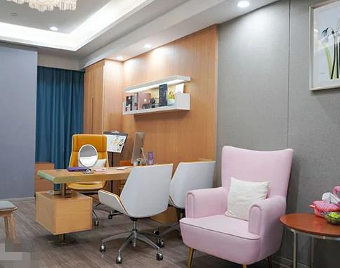 云南銅雀臺(tái)整形美容醫(yī)院_咨詢室