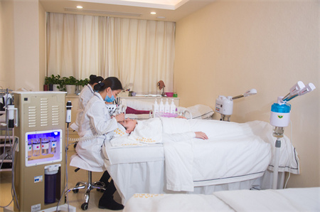 岳陽芯美醫(yī)療美容門診部_治療室