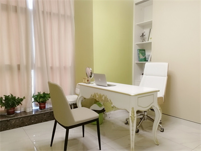 岳陽(yáng)昱萱醫(yī)療美容門診部_咨詢室