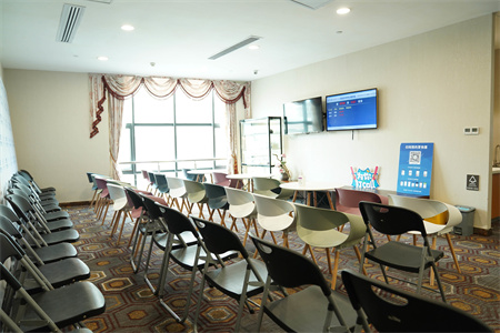 營口何氏眼科醫(yī)院_等候區(qū)